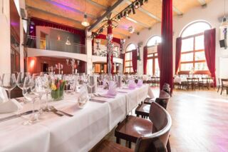 BALLHAUS WALZERLINKSGESTRICKT - BERLIN | DEIN BALLSAAL