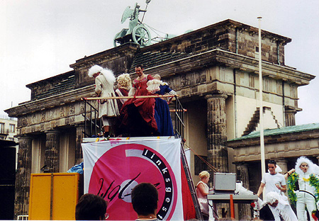 CSD Berlin - DiscoRokoko-Truck Walzerlinksgestrickt